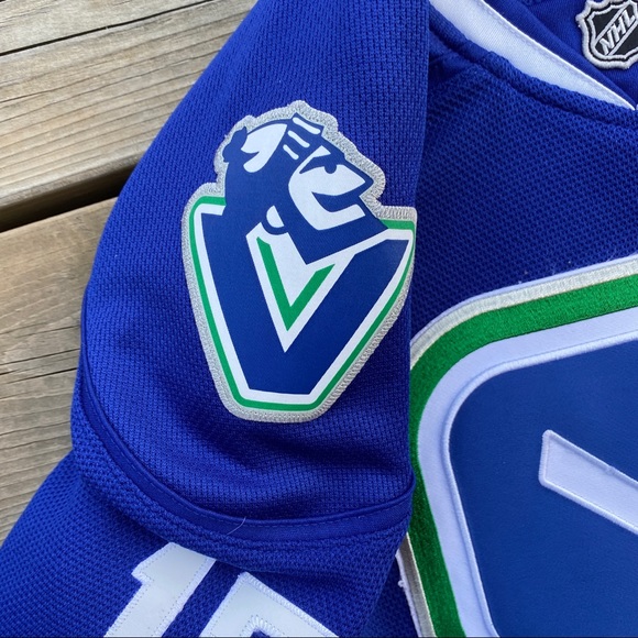Reebok Vancouver Canucks Women’s Jersey - Picture 6 of 8